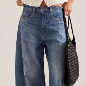 Mid-rise barrel jeans